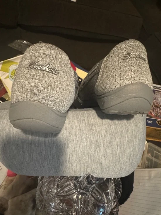 Skechers Women's Gray Knit Slip-On Loafer SZ 6.5 - Picture 4 of 15